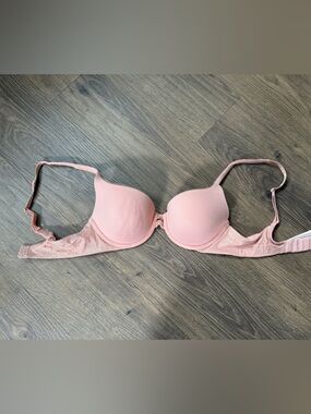 PINK Victoria's Secret Light Pink Molded T-Shirt Bra